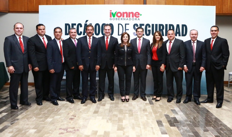 Se reunió con los candidatos a las acaldías del área metropolitana de Monterrey 