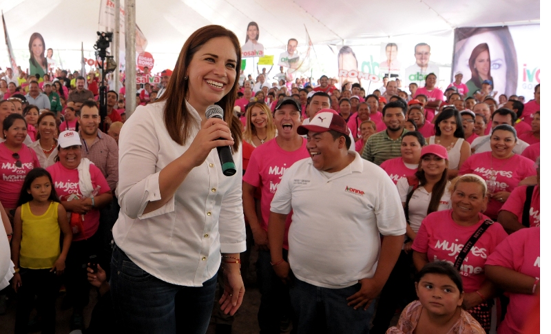 Visita el municipio de Salinas Victoria, la candidata Ivonne Álvarez. 