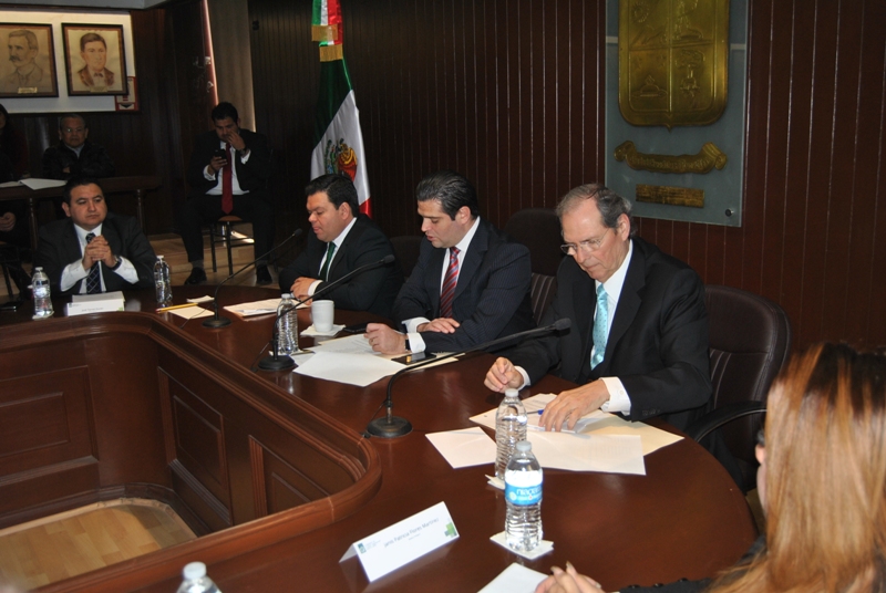 El alcalde Francisco Cienfuegos presidió la sesión