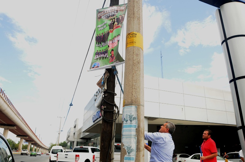 También retiraron publicidad de los postes